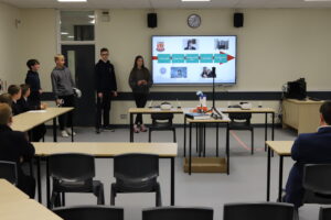 Schools use virtual reality headsets